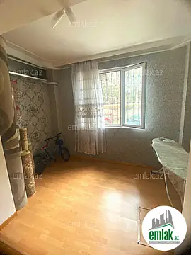 Satılır 3 otaqlı köhnə tikili 90 m²