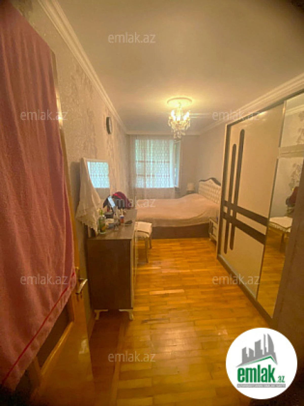 Satılır 3 otaqlı köhnə tikili 90 m²