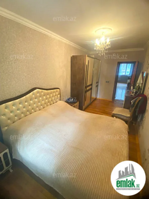 Satılır 3 otaqlı köhnə tikili 90 m²