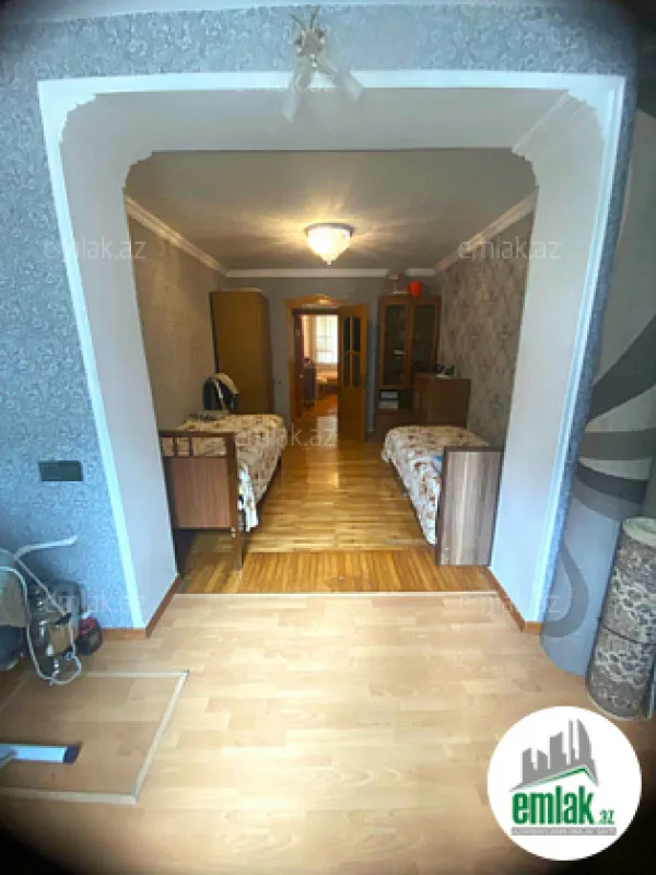 Satılır 3 otaqlı köhnə tikili 90 m²