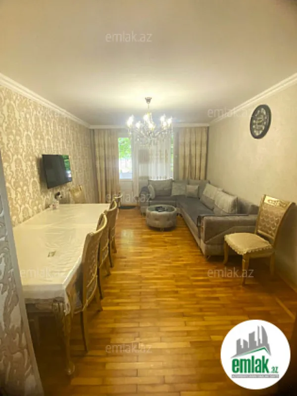 Satılır 3 otaqlı köhnə tikili 90 m²