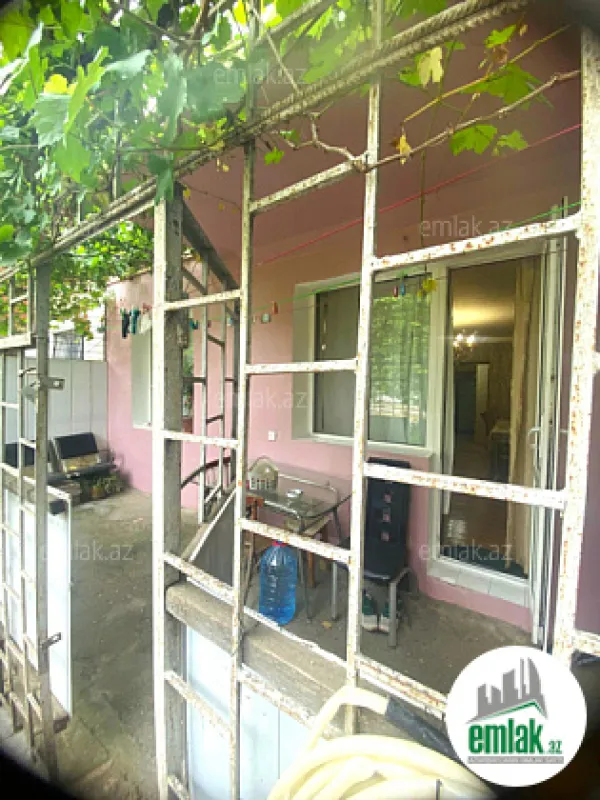 Satılır 3 otaqlı köhnə tikili 90 m²