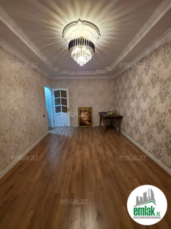 Satılır 2 otaqlı köhnə tikili 55 m²