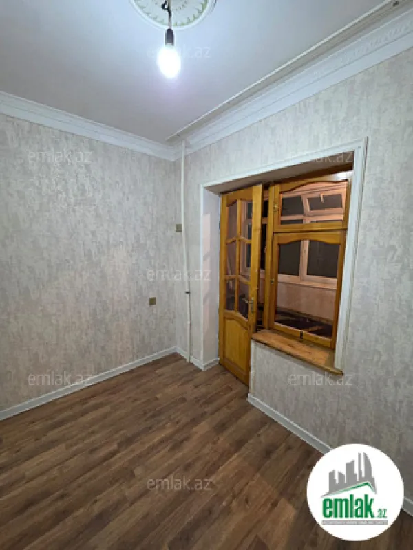 Satılır 2 otaqlı köhnə tikili 55 m²