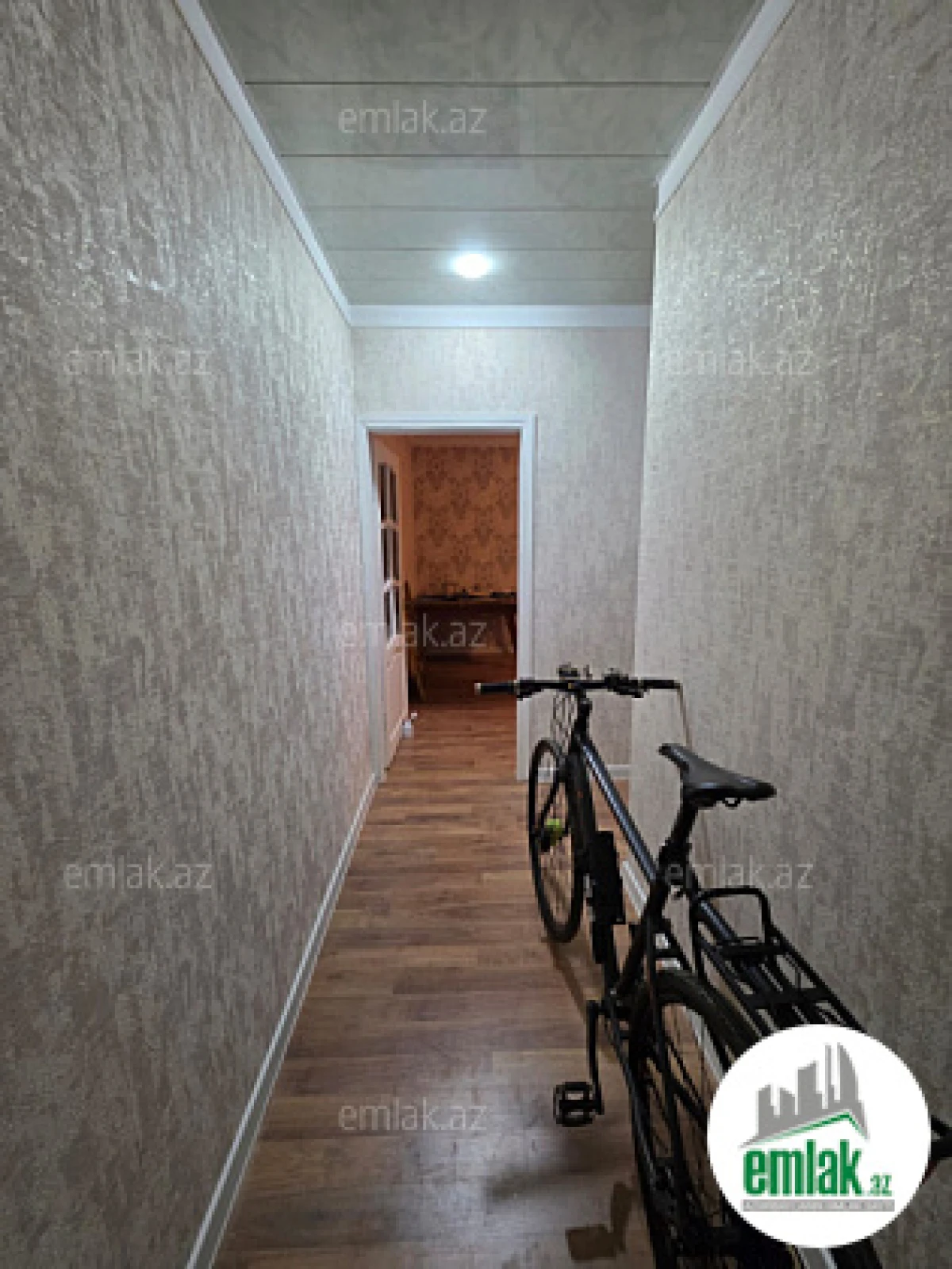 Satılır 2 otaqlı köhnə tikili 55 m²