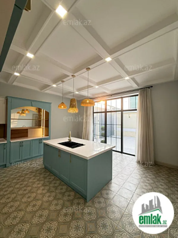 Satılır 5 otaqlı həyət evi 220 m²