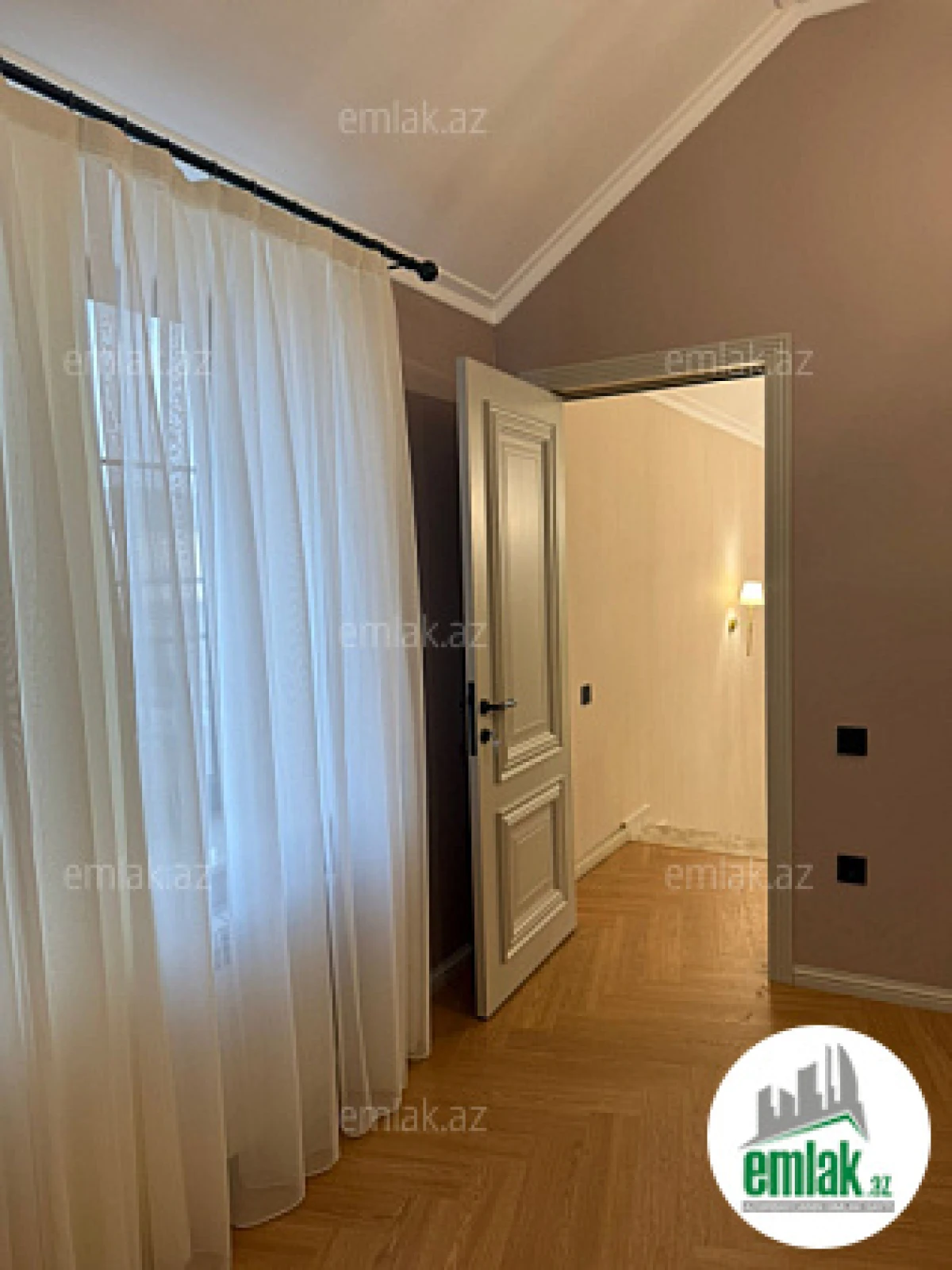 Satılır 5 otaqlı həyət evi 220 m²