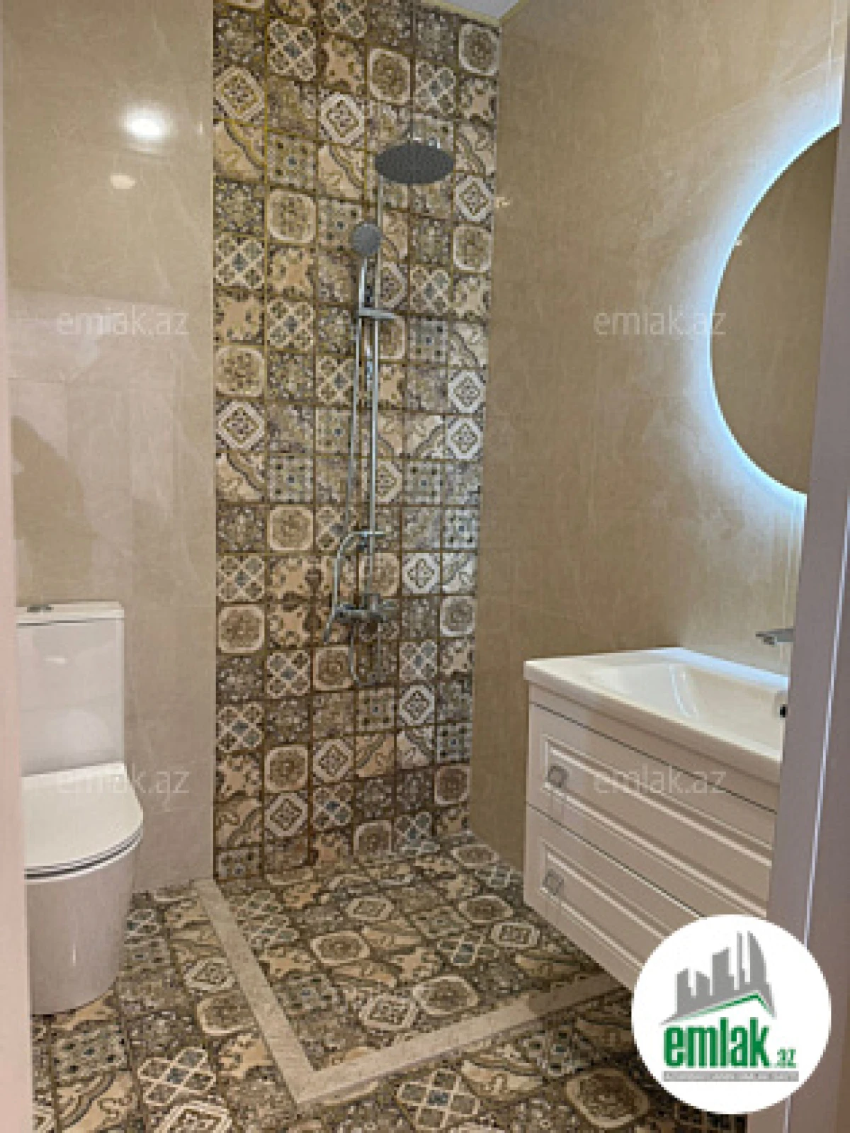 Satılır 5 otaqlı həyət evi 220 m²