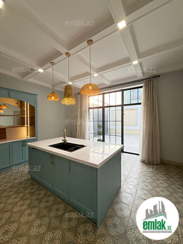 Satılır 5 otaqlı həyət evi 220 m²