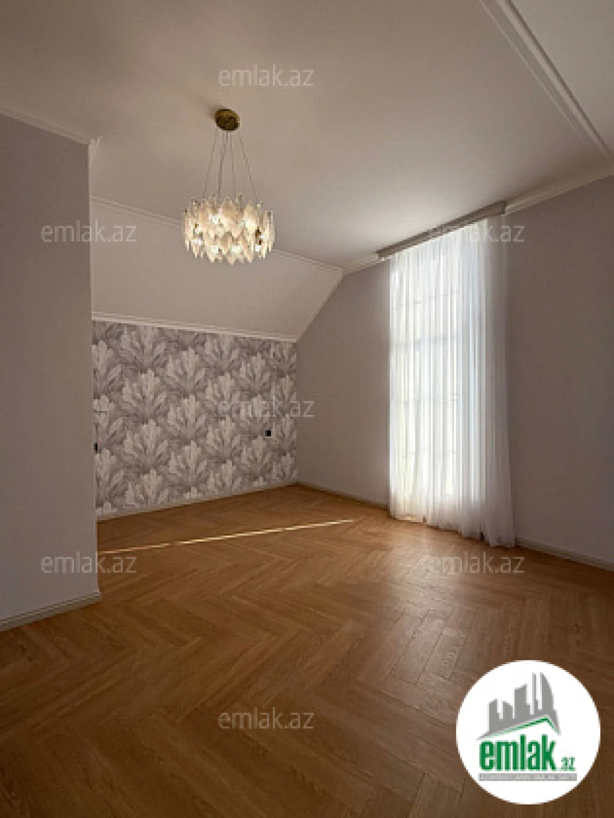 Satılır 5 otaqlı həyət evi 220 m²