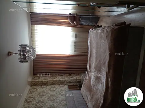 Satılır 3 otaqlı köhnə tikili 80 m²