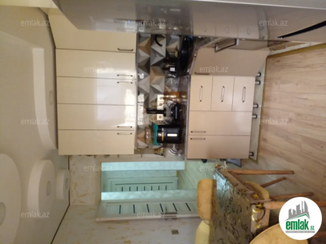 Satılır 3 otaqlı köhnə tikili 80 m²