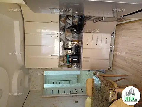 Satılır 3 otaqlı köhnə tikili 80 m²