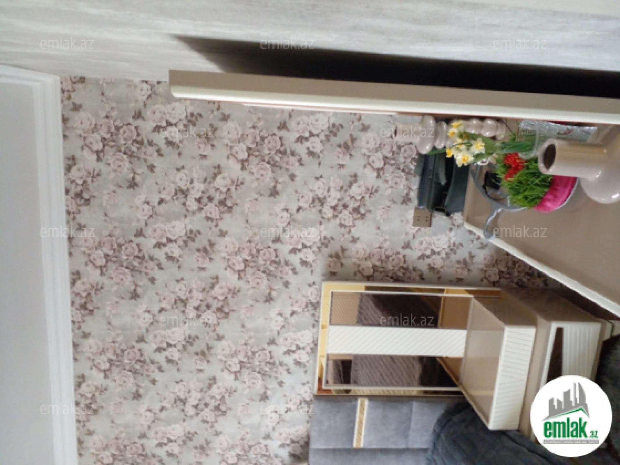 Satılır 3 otaqlı köhnə tikili 80 m²