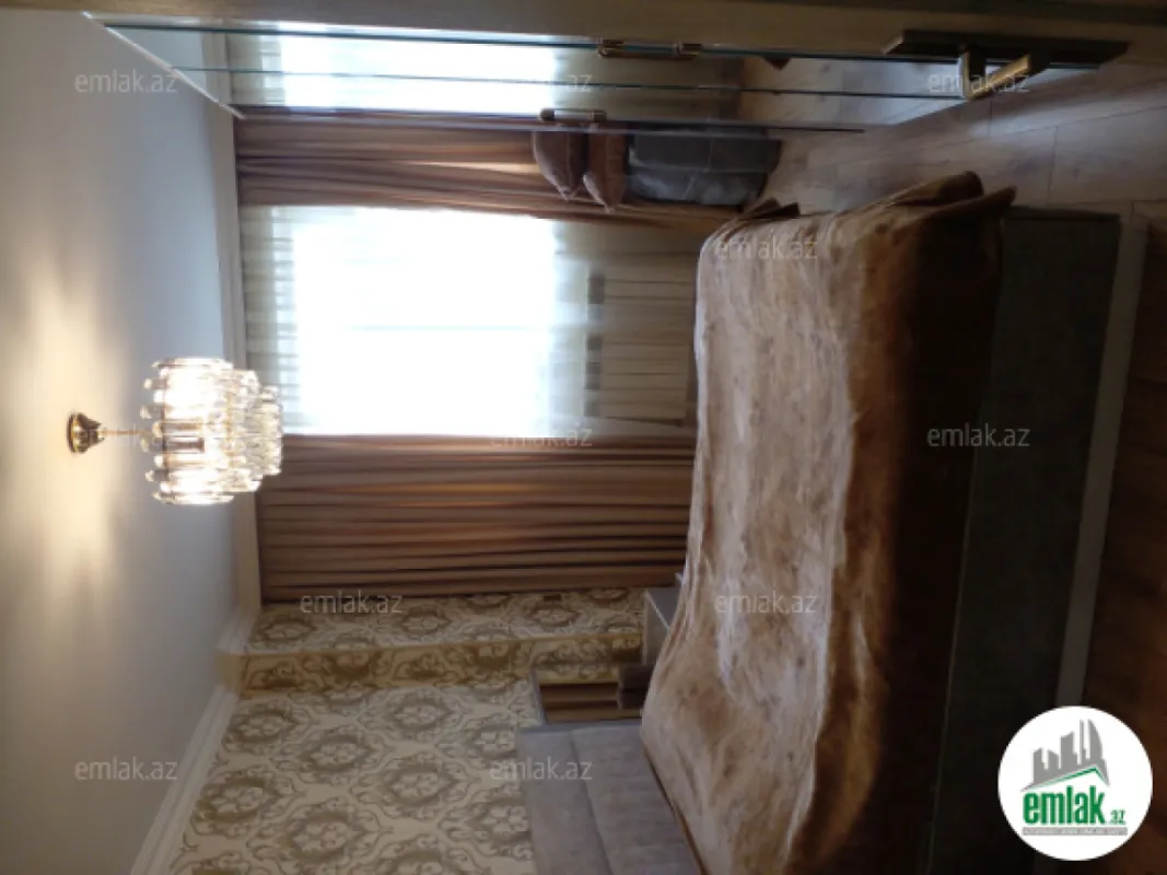 Satılır 3 otaqlı köhnə tikili 80 m²