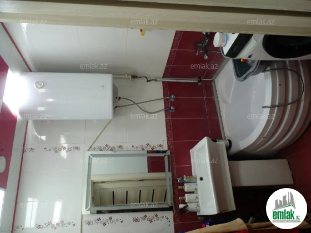 Satılır 3 otaqlı köhnə tikili 80 m²