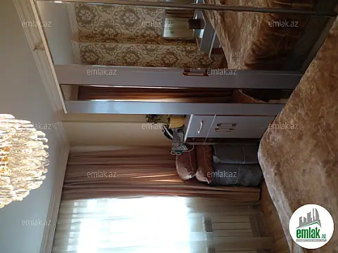 Satılır 3 otaqlı köhnə tikili 80 m²