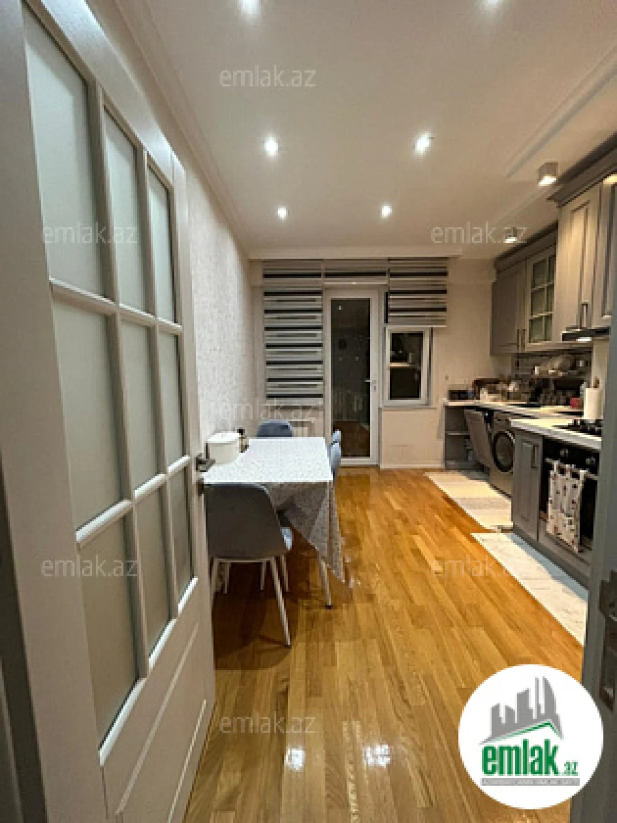 Satılır 2 otaqlı yeni tikili 76 m²