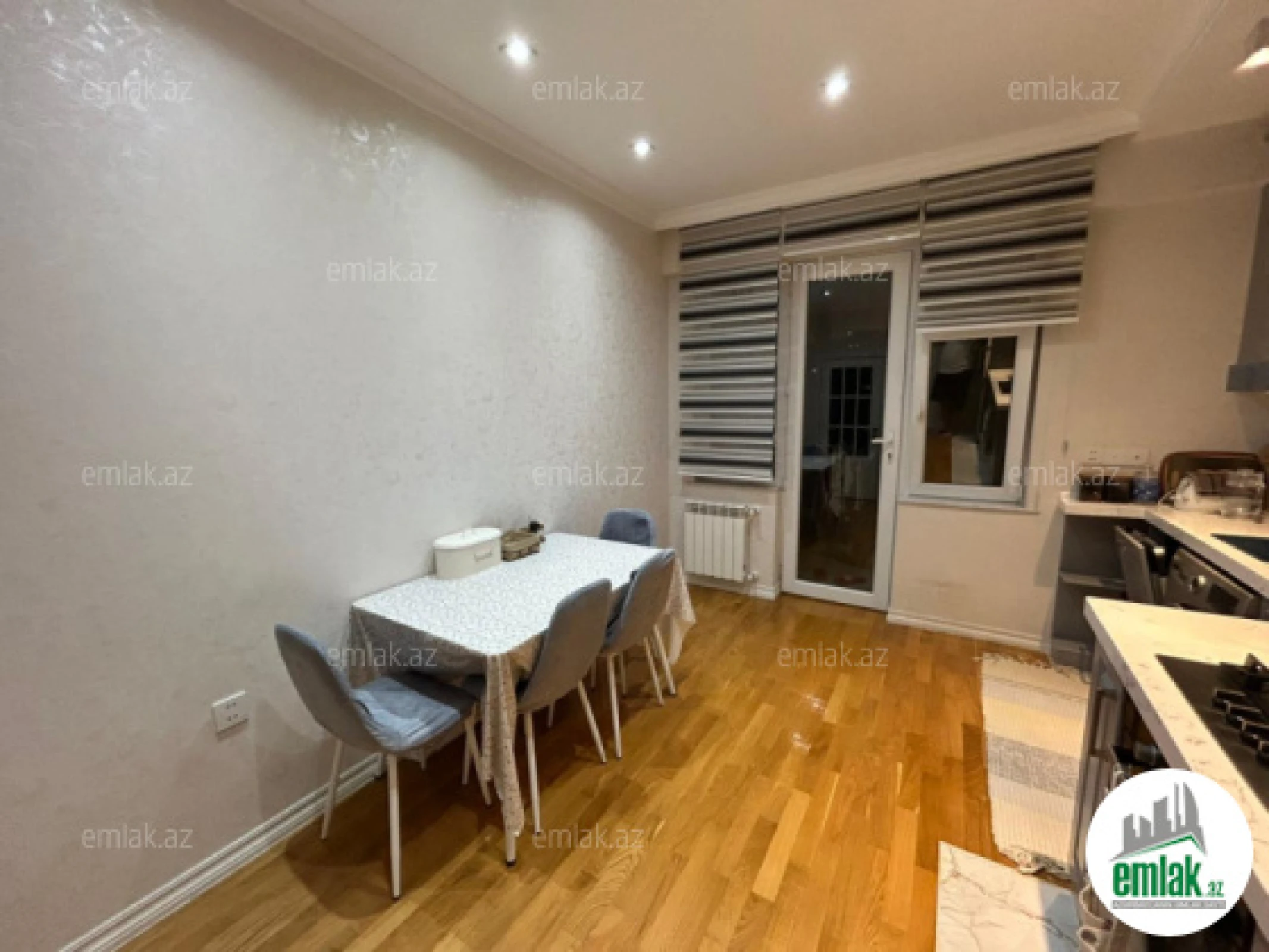 Satılır 2 otaqlı yeni tikili 76 m²