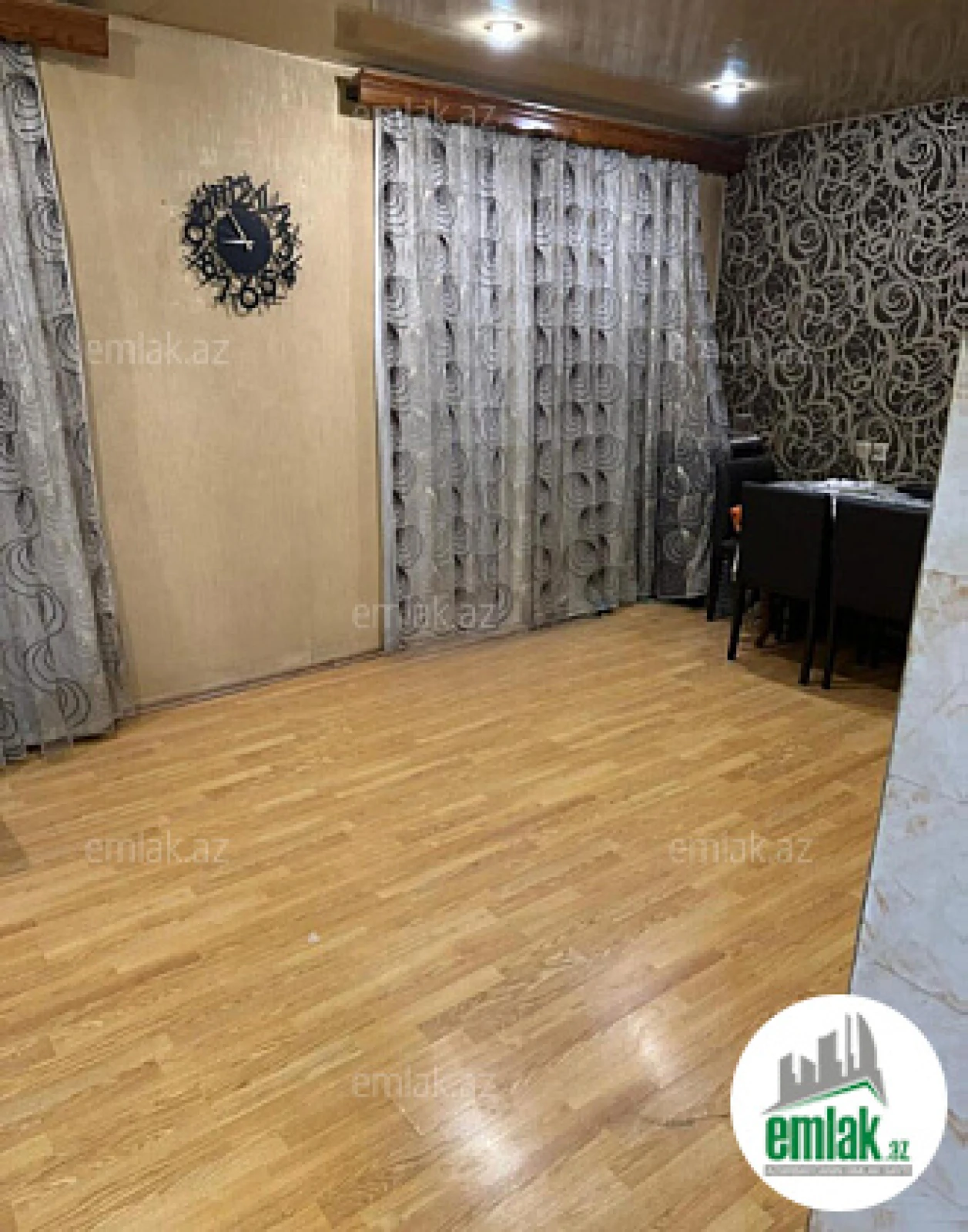 Satılır 2 otaqlı köhnə tikili 50 m²