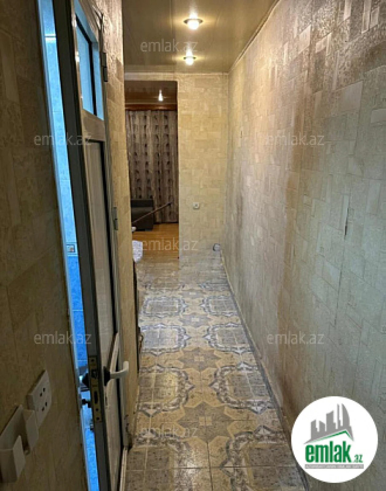 Satılır 2 otaqlı köhnə tikili 50 m²