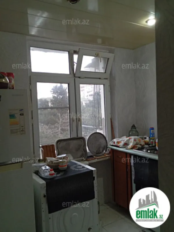 Satılır 2 otaqlı köhnə tikili 60 m²