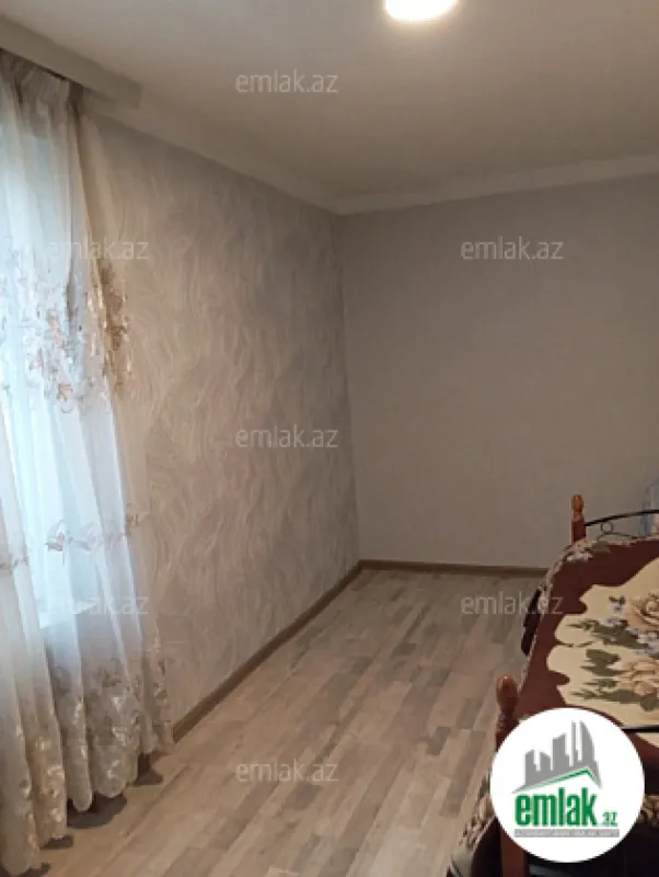 Satılır 2 otaqlı köhnə tikili 60 m²