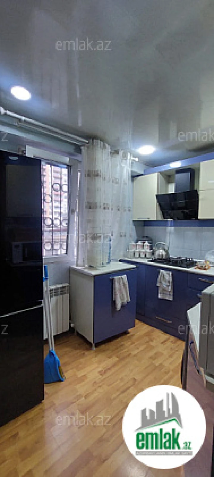 Satılır 3 otaqlı köhnə tikili 75 m²