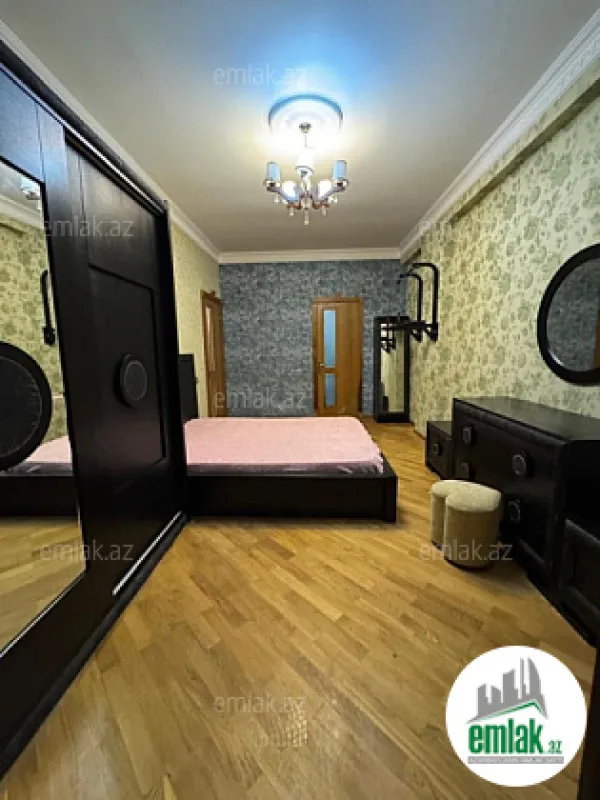 Satılır 3 otaqlı yeni tikili 125 m²