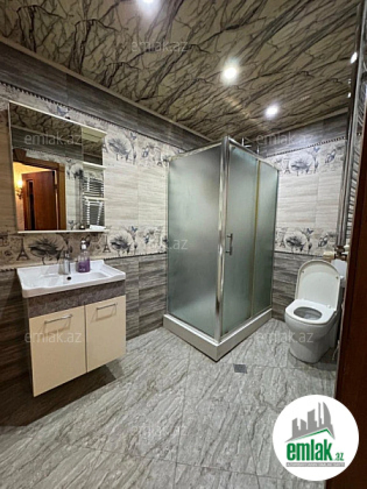 Satılır 3 otaqlı yeni tikili 125 m²