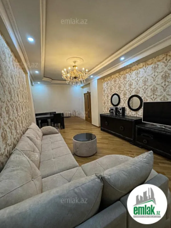 Satılır 3 otaqlı yeni tikili 125 m²