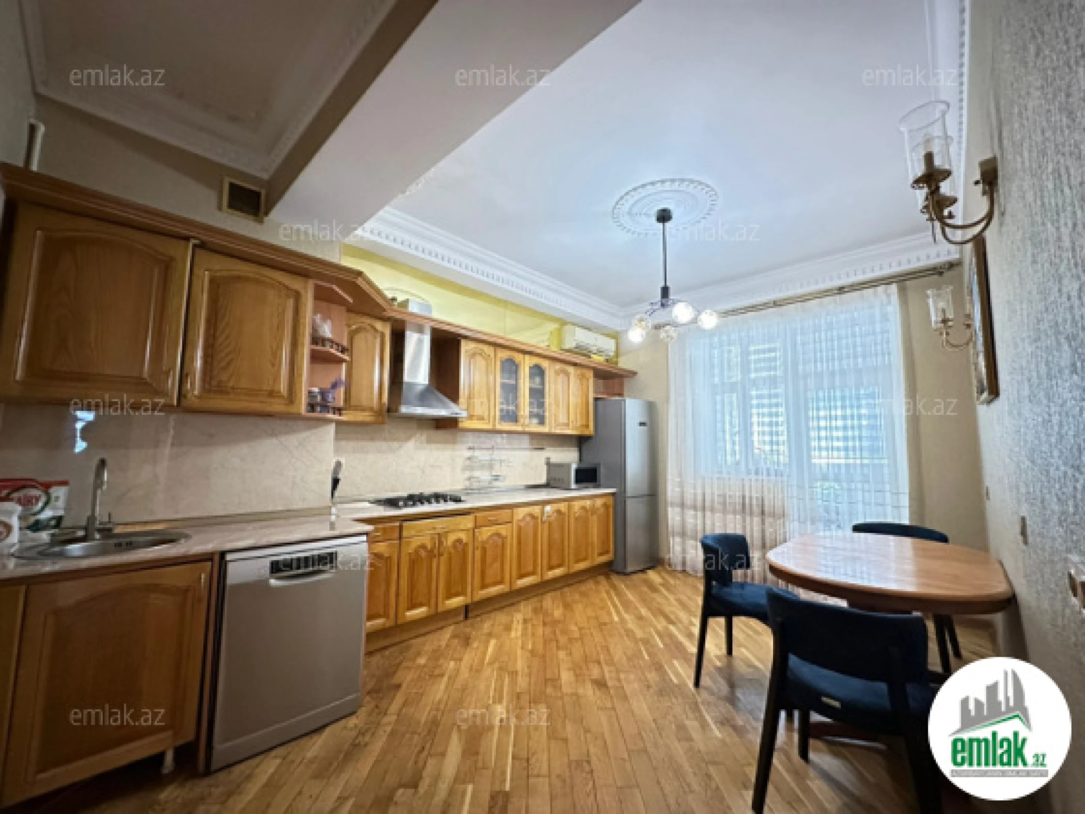 Satılır 4 otaqlı yeni tikili 175 m²