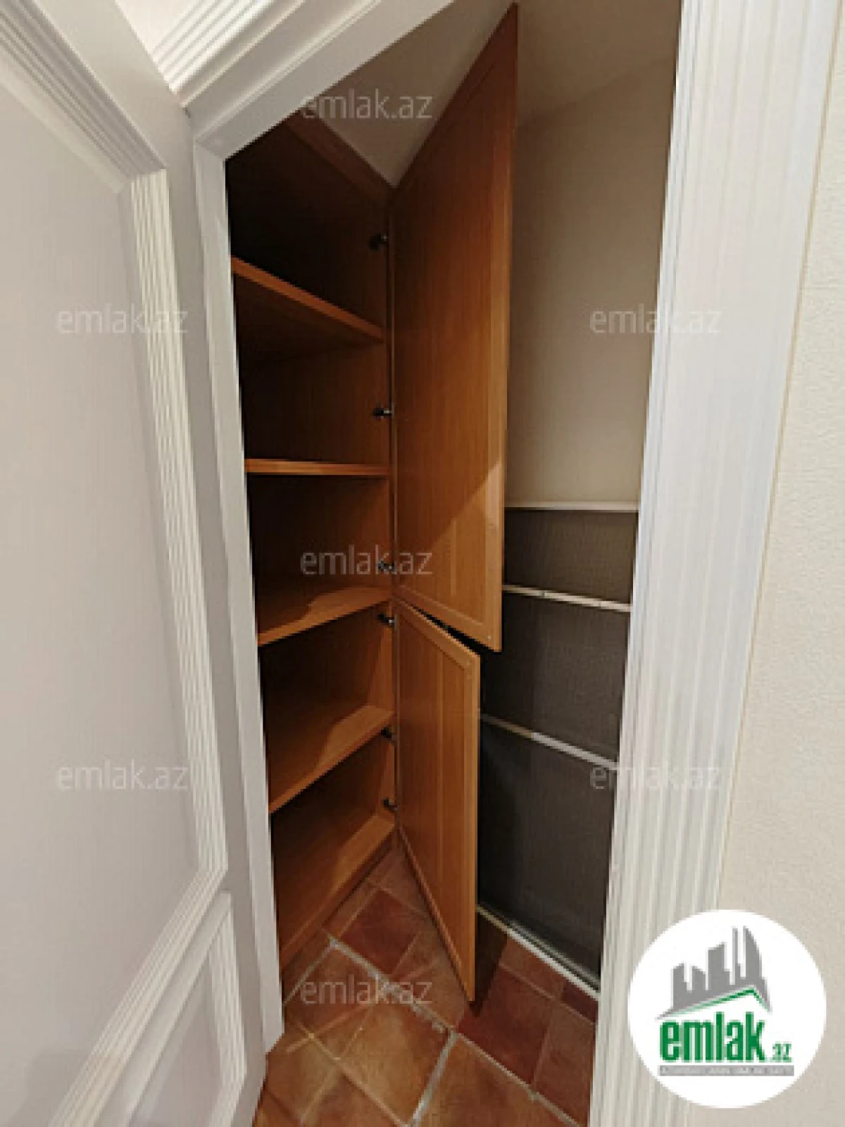 Satılır 4 otaqlı yeni tikili 220 m²