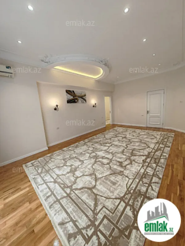 Satılır 4 otaqlı yeni tikili 220 m²