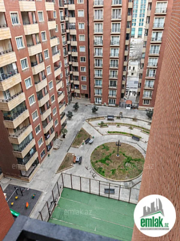 Satılır 4 otaqlı yeni tikili 220 m²