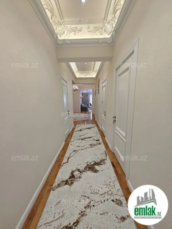 Satılır 4 otaqlı yeni tikili 220 m²