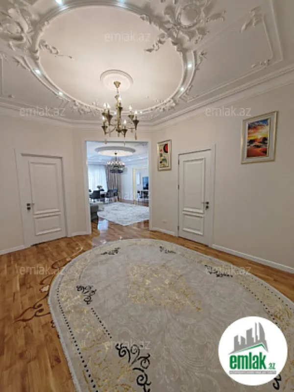 Satılır 4 otaqlı yeni tikili 220 m²