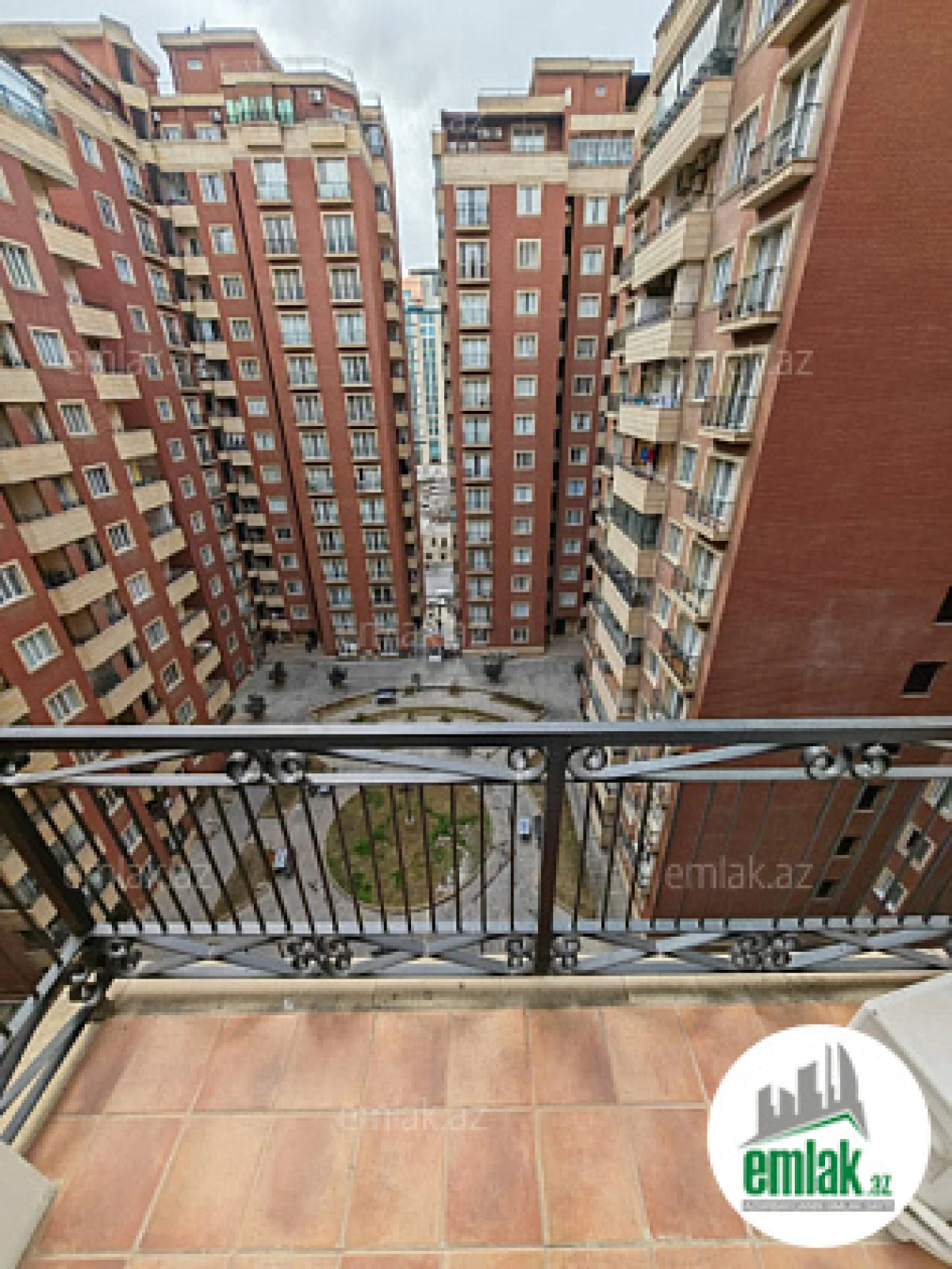 Satılır 4 otaqlı yeni tikili 220 m²
