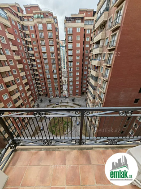 Satılır 4 otaqlı yeni tikili 220 m²