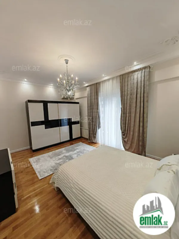 Satılır 4 otaqlı yeni tikili 220 m²
