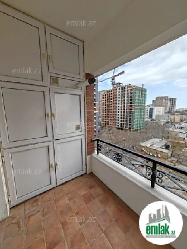 Satılır 4 otaqlı yeni tikili 220 m²