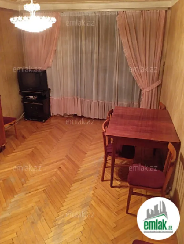 Satılır 2 otaqlı köhnə tikili 40 m²