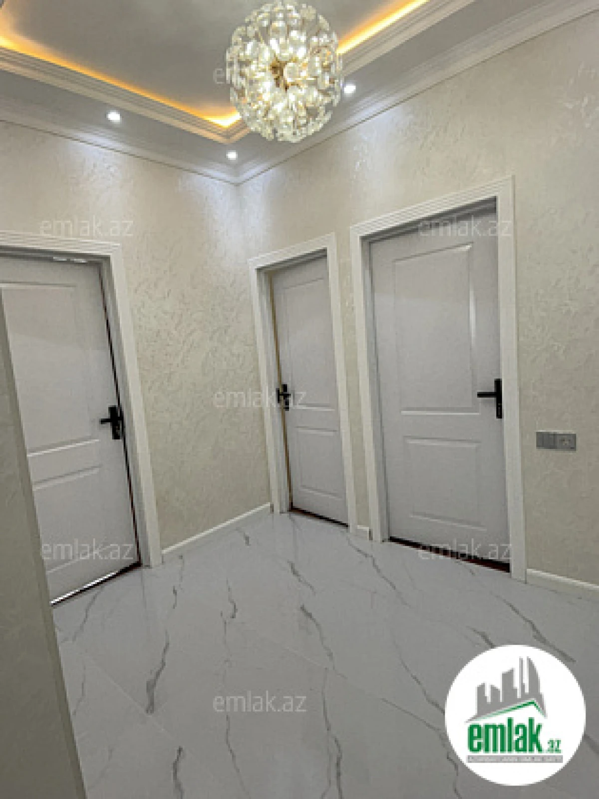 Satılır 3 otaqlı yeni tikili 80 m²