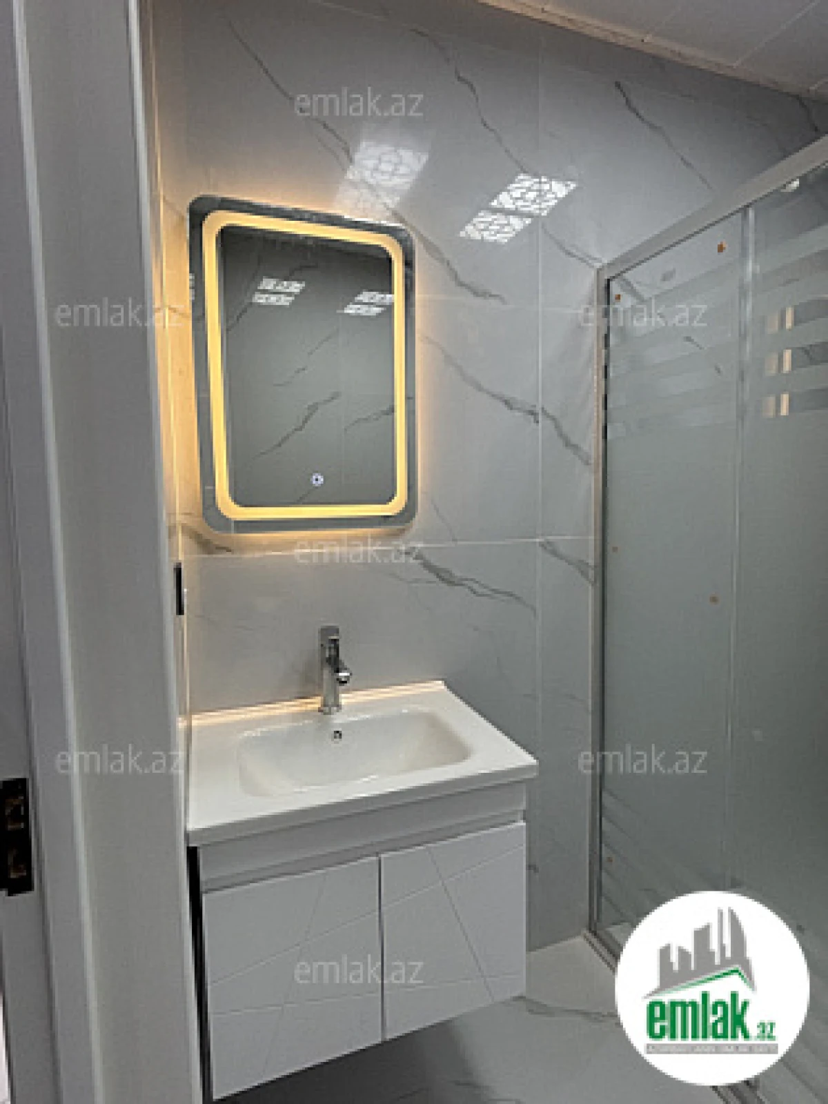 Satılır 3 otaqlı yeni tikili 80 m²