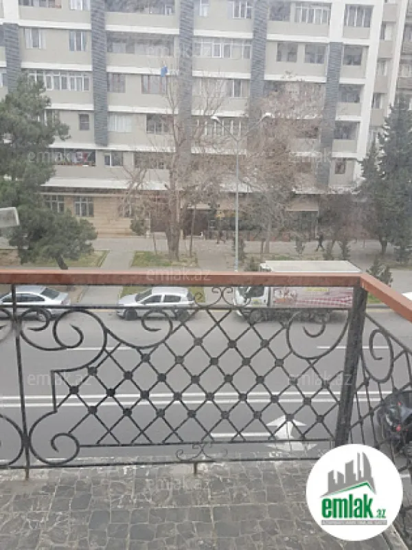 Satılır 3 otaqlı köhnə tikili 85 m²
