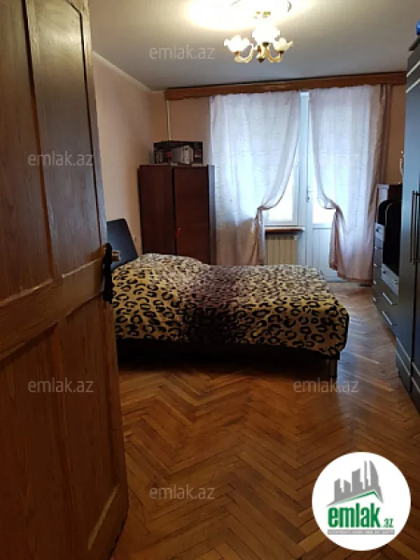 Satılır 3 otaqlı köhnə tikili 85 m²
