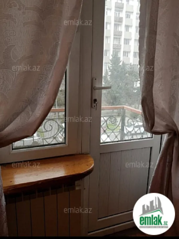 Satılır 3 otaqlı köhnə tikili 85 m²