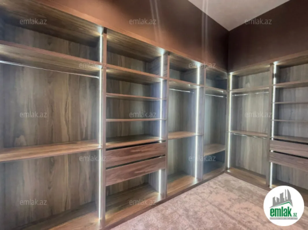 Satılır 5 otaqlı mənzil 250 m²