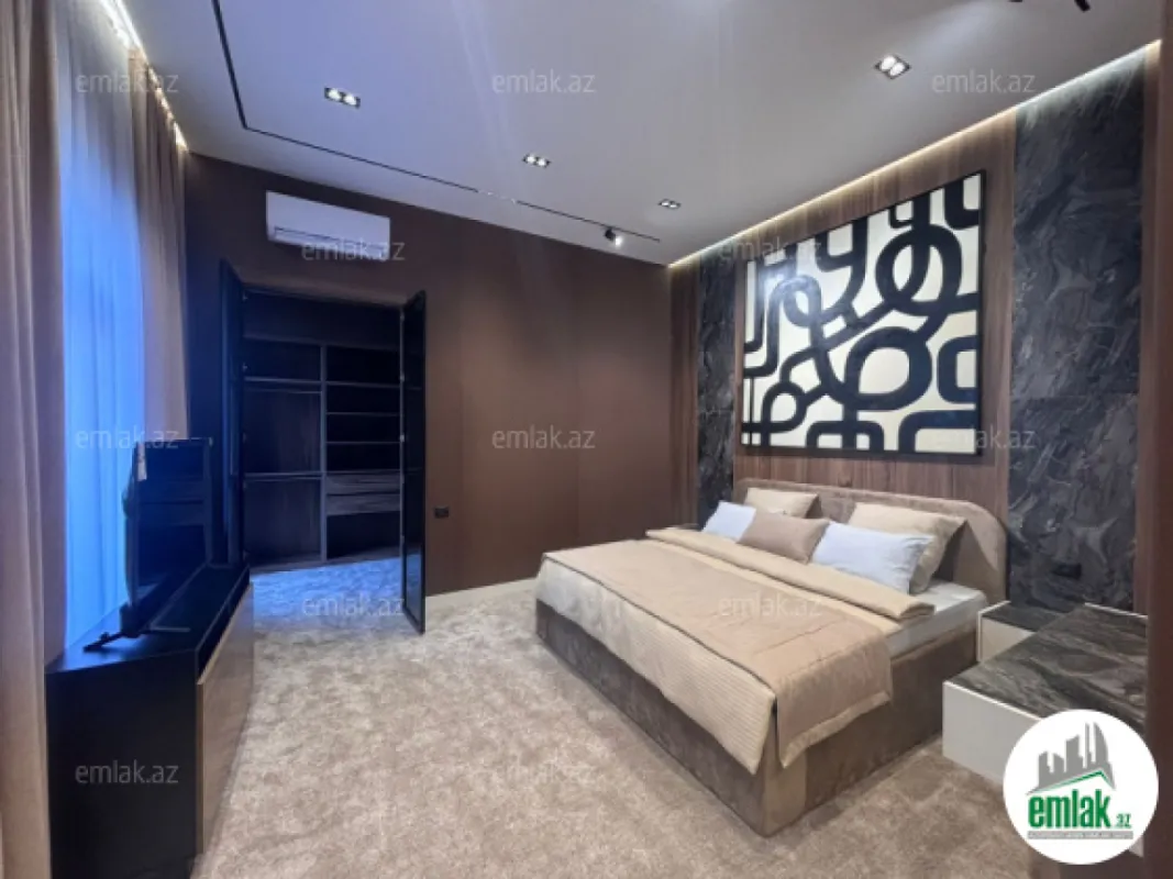 Satılır 5 otaqlı mənzil 250 m²