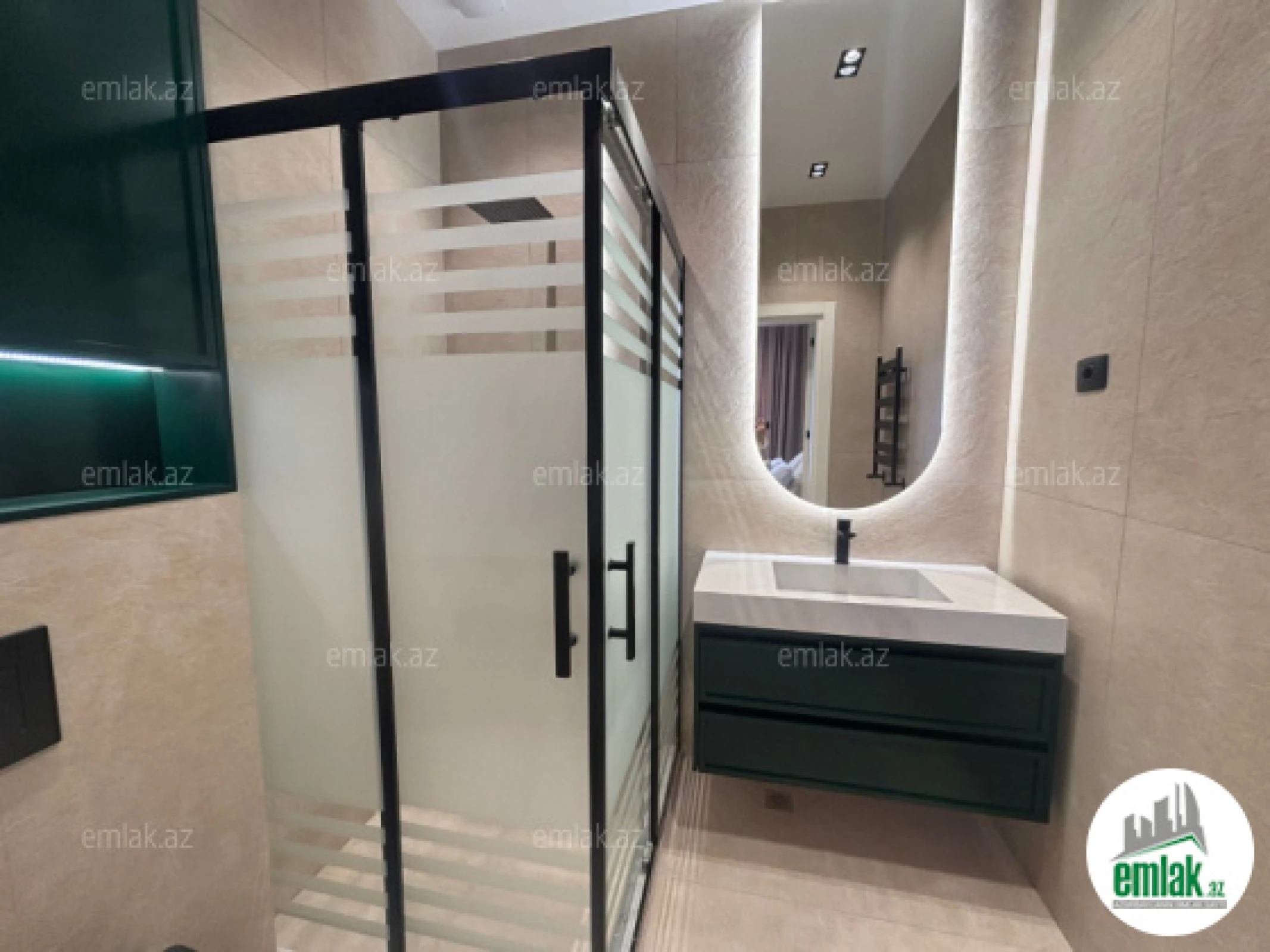 Satılır 5 otaqlı mənzil 250 m²